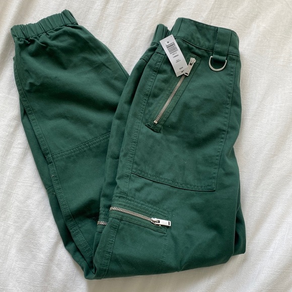 Aritzia Pants - Aritzia cargo pants